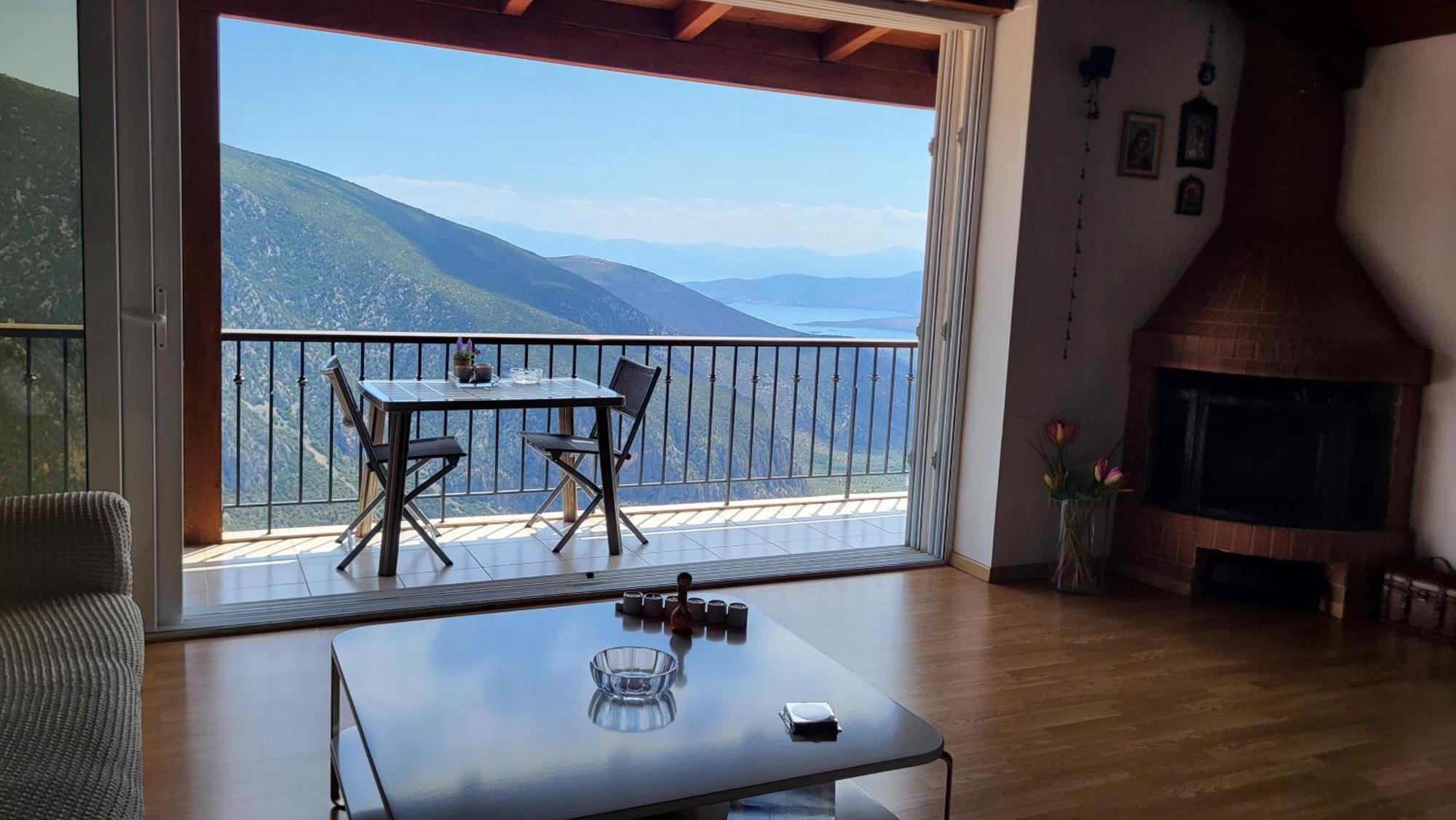 Delphi Skyview Apartment Exterior photo